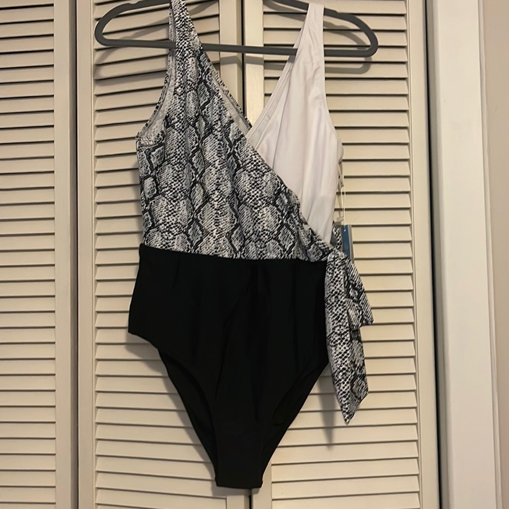 CUPSHE wrap one piece suit